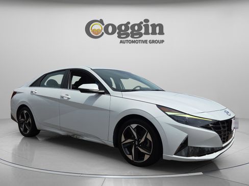 Used 2021 Hyundai Elantra SEL w/ Convenience + Premium Package image 7