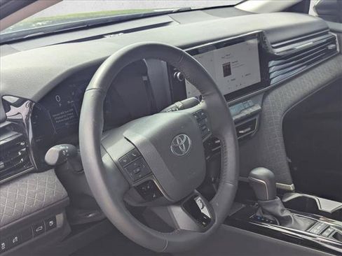 Used 2025 Toyota Camry XLE FWD image 9