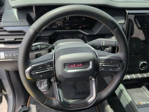 Used 2025 GMC Acadia AT4 AWD/4WD image 11