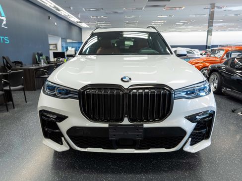Used 2021 BMW X7 M50i w/ Premium Package AWD/4WD image 2