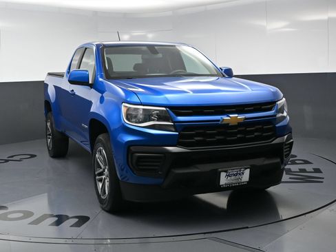 Used 2021 Chevrolet Colorado W/T w/ Custom Special Edition AWD/4WD image 3