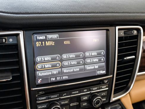 Used 2015 Porsche Panamera S w/ Premium Package Plus image 27