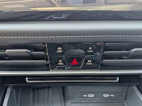 New 2025 Volkswagen Atlas SEL image 23