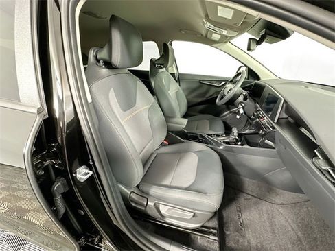 Used 2024 Kia Niro LX image 26