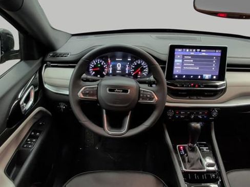 Used 2025 Jeep Compass Limited AWD/4WD image 12