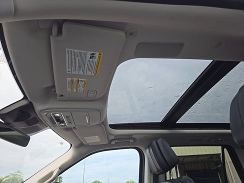 Used 2025 Lincoln Navigator L Reserve AWD/4WD image 12