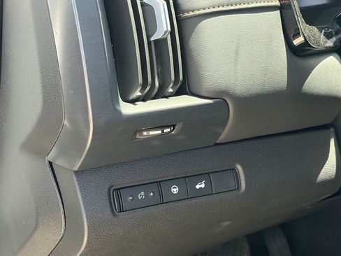 Used 2025 Nissan Pathfinder Rock Creek AWD/4WD image 7