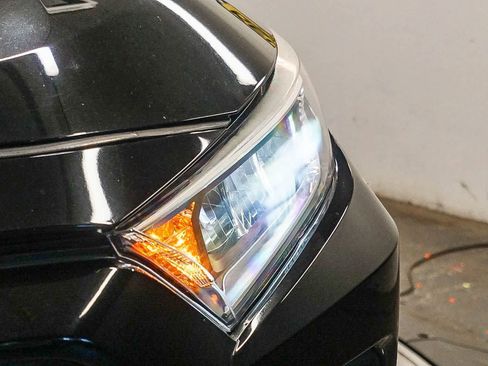 Used 2020 Toyota RAV4 XLE image 7