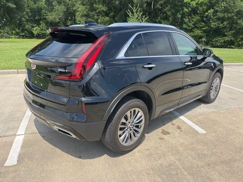 Used 2025 Cadillac XT4 Premium Luxury FWD image 7