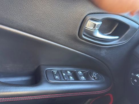 Used 2018 Jeep Compass Trailhawk w/ Leather Interior Group image 22