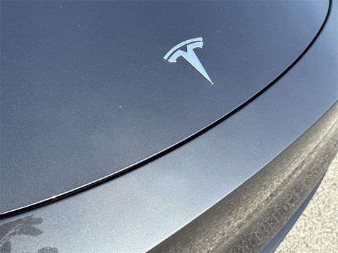 Used 2024 Tesla Model Y Long Range image 27