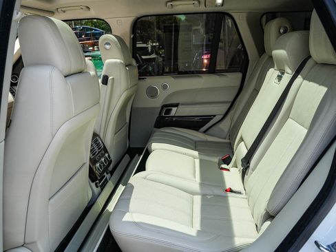 Used 2017 Land Rover Range Rover Supercharged AWD/4WD image 18