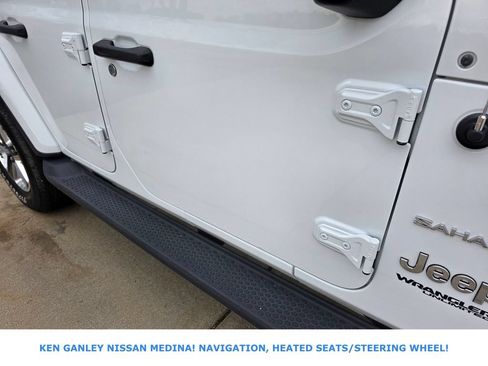 Used 2018 Jeep Wrangler Unlimited Sahara AWD/4WD image 13