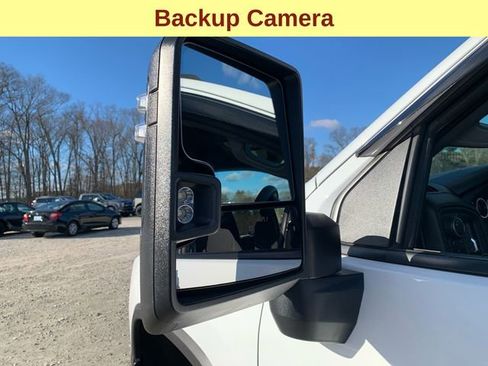 Used 2022 Chevrolet Silverado 2500 Custom w/ Custom Value Package image 8