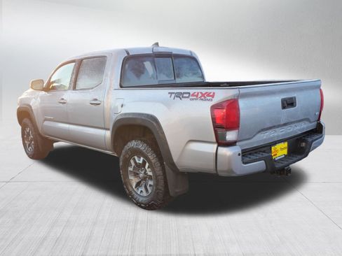 Certified 2018 Toyota Tacoma TRD Off-Road image 6