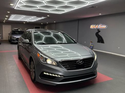 Used 2016 Hyundai Sonata Limited w/ Option Group 05 FWD image 1