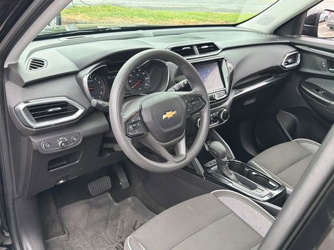 Used 2021 Chevrolet TrailBlazer LT w/ Sun and Liftgate Package FWD image 17