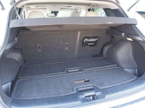 Used 2022 Nissan Rogue Sport SL w/ Premium Package FWD image 28