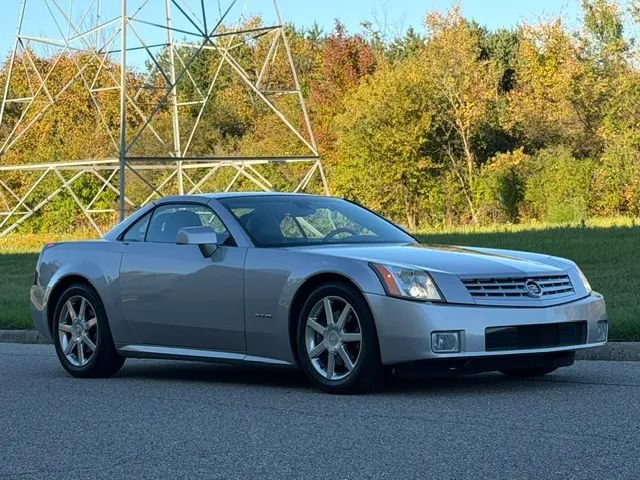 Used 2004 Cadillac XLR RWD image 1