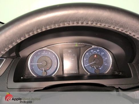 Used 2016 Toyota Camry XLE w/ Moonroof Package image 23