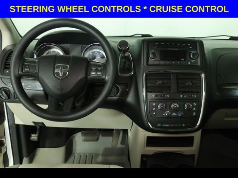 Used 2013 Dodge Grand Caravan SE FWD image 4
