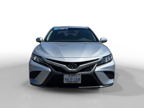 Used 2019 Toyota Camry SE FWD image 8