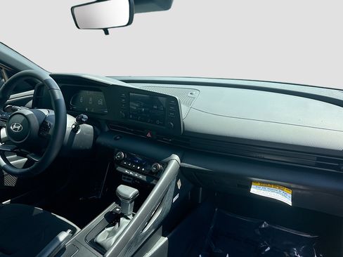 Certified 2026 Hyundai Elantra Sport FWD image 29