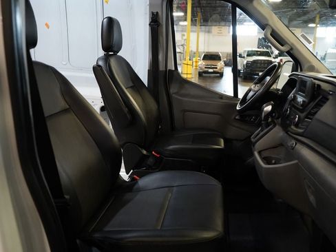 Used 2023 Ford Transit 250 Medium Roof AWD image 21