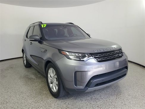 Used 2017 Land Rover Discovery SE image 31