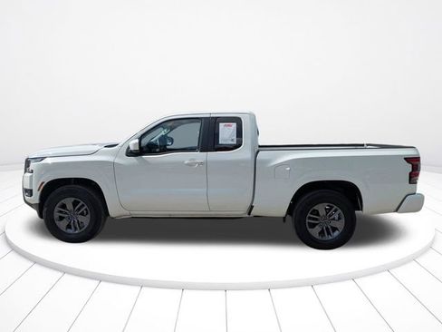 Used 2025 Nissan Frontier SV RWD image 7