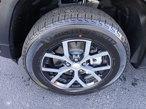 New 2025 Jeep Grand Cherokee L Limited image 9