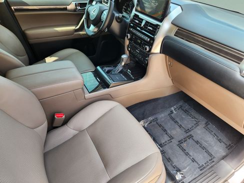 Used 2023 Lexus GX 460 Luxury w/ Accessory Package AWD/4WD image 7