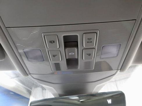 Used 2023 Volkswagen Jetta SE w/ Panoramic Sunroof Package FWD image 32