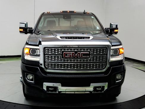 Used 2018 GMC Sierra 3500 Denali w/ Duramax Plus Package image 2