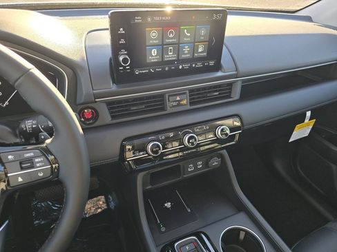 New 2025 Honda Pilot Touring image 32