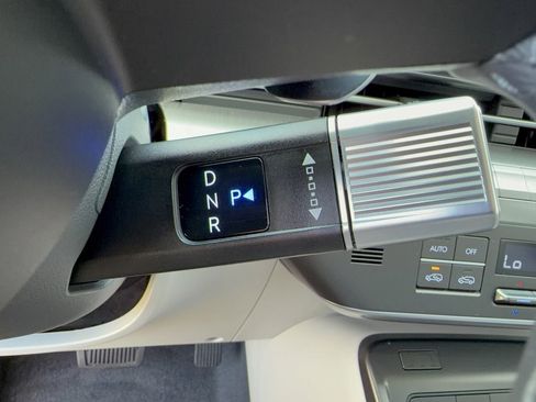 Used 2025 Hyundai Kona Limited image 24