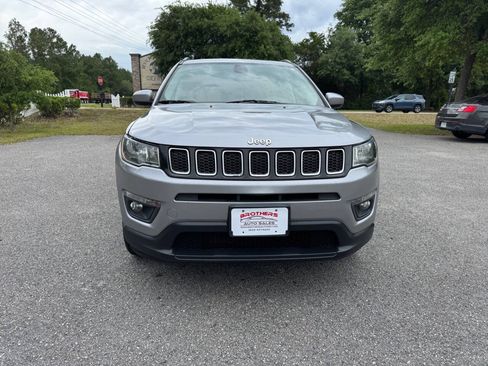 Used 2018 Jeep Compass Latitude AWD/4WD image 2