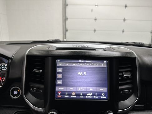 Used 2019 RAM 1500 Big Horn AWD/4WD image 32