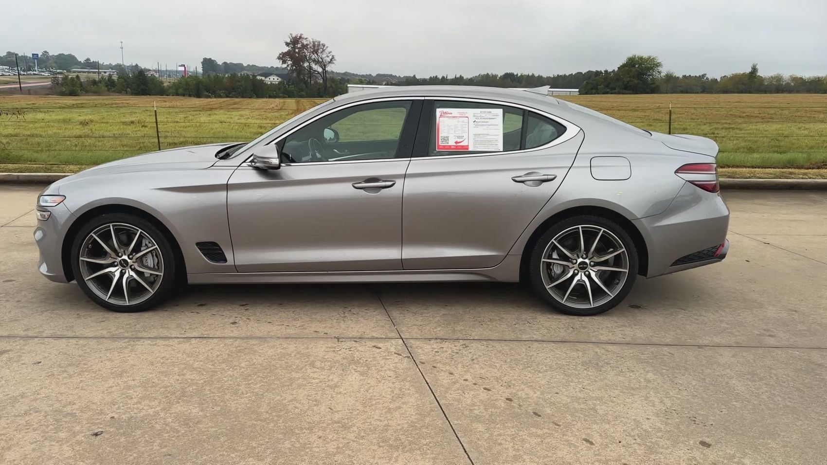 Used 2024 Genesis G70 2.5T RWD image 5