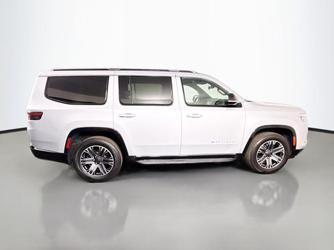 Used 2023 Jeep Wagoneer Series II RWD image 11