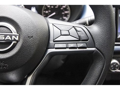 Used 2025 Nissan Versa SV w/ Trunk Package image 15