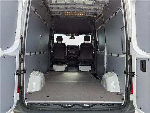 New 2025 Mercedes-Benz Sprinter 2500 image 18