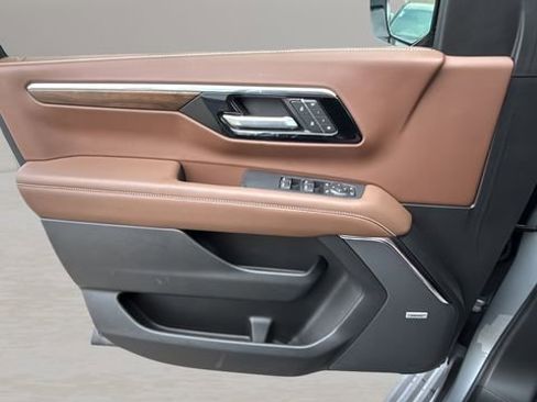 Certified 2025 Chevrolet Tahoe High Country image 17