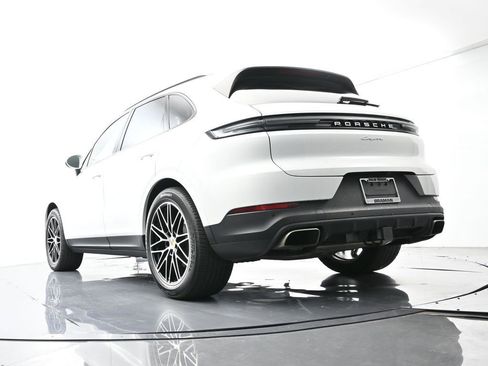 Certified 2024 Porsche Cayenne image 45