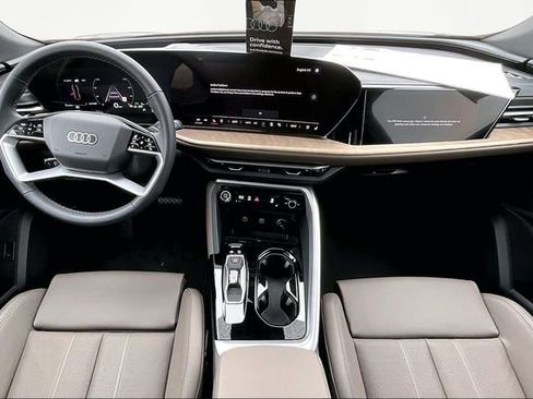 New 2025 Audi Q5 Prestige image 5