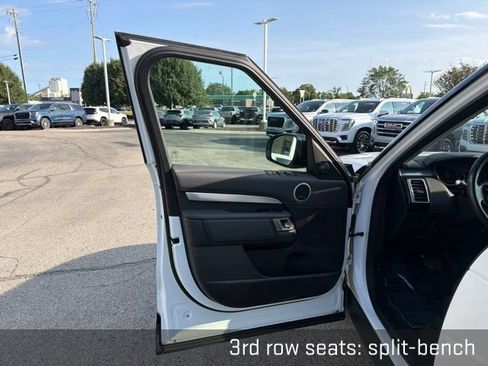 Used 2020 Land Rover Discovery Landmark AWD/4WD image 27