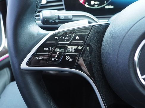 Used 2025 Mercedes-Benz GLE 350 4MATIC w/ AMG Line Exterior image 26