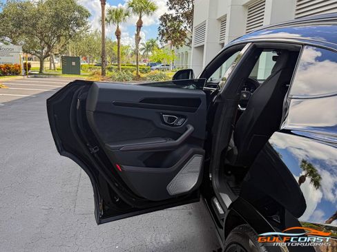 Used 2024 Lamborghini Urus S image 30