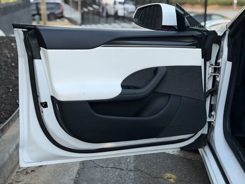 Used 2021 Tesla Model S Plaid image 24