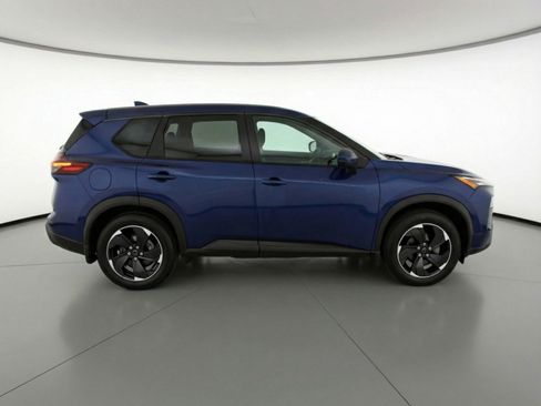 Used 2025 Nissan Rogue SV image 11